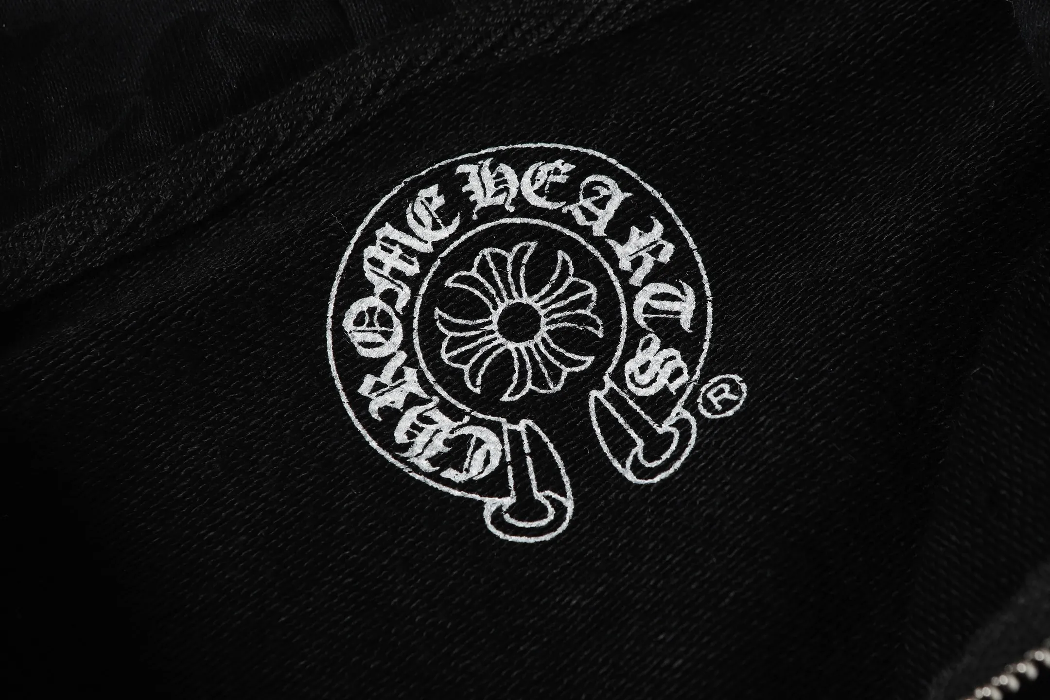 P290 K03 model This model is different from the k20 printing cross-border model. If you are pursuing quality, please do not place an order - Chrome Hearts/Chrome Hearts Sanskrit dark pattern all-over printed cross ✝️ Printed zipper sweatshirt cardigan jacket - High weight, high density and high quality. The wool is soft, delicate and skin-friendly. Soft and silky to the touch. Excellent warmth and skin-friendly properties - Custom-woven and custom-dyed, no color difference, no matter the fabric or workmanship details, beat the ordinary version on the market. -Hardware zipper accessories are all customized with full details -Colour: black -Size: S M L XL